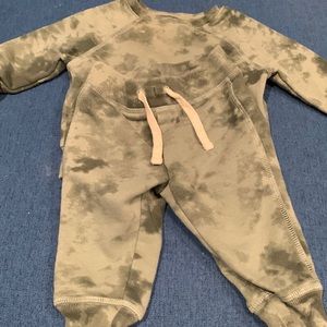 Gap green camouflage set 6-12 months